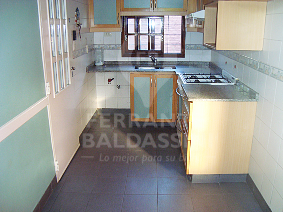 Carlos Pellegrini al 1200 · Almirante Brown — foto 3