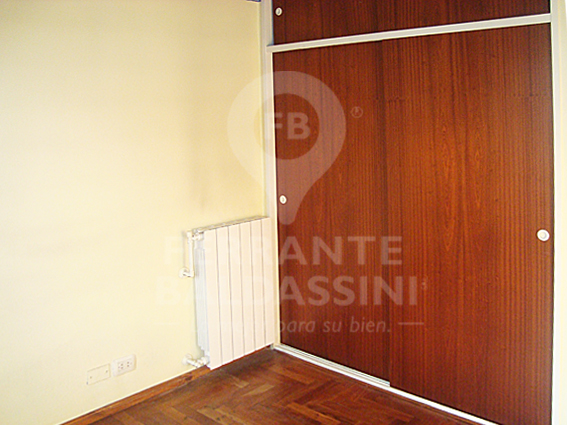 Carlos Pellegrini al 1200 · Almirante Brown — foto 6