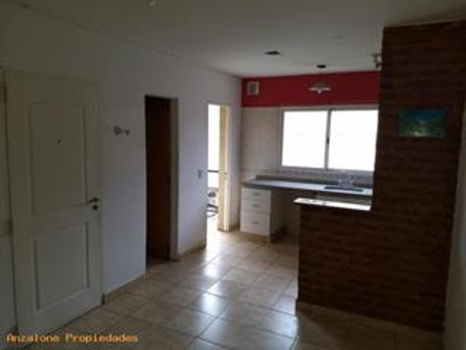 CORONEL THORNE 924 · La Matanza — foto 6