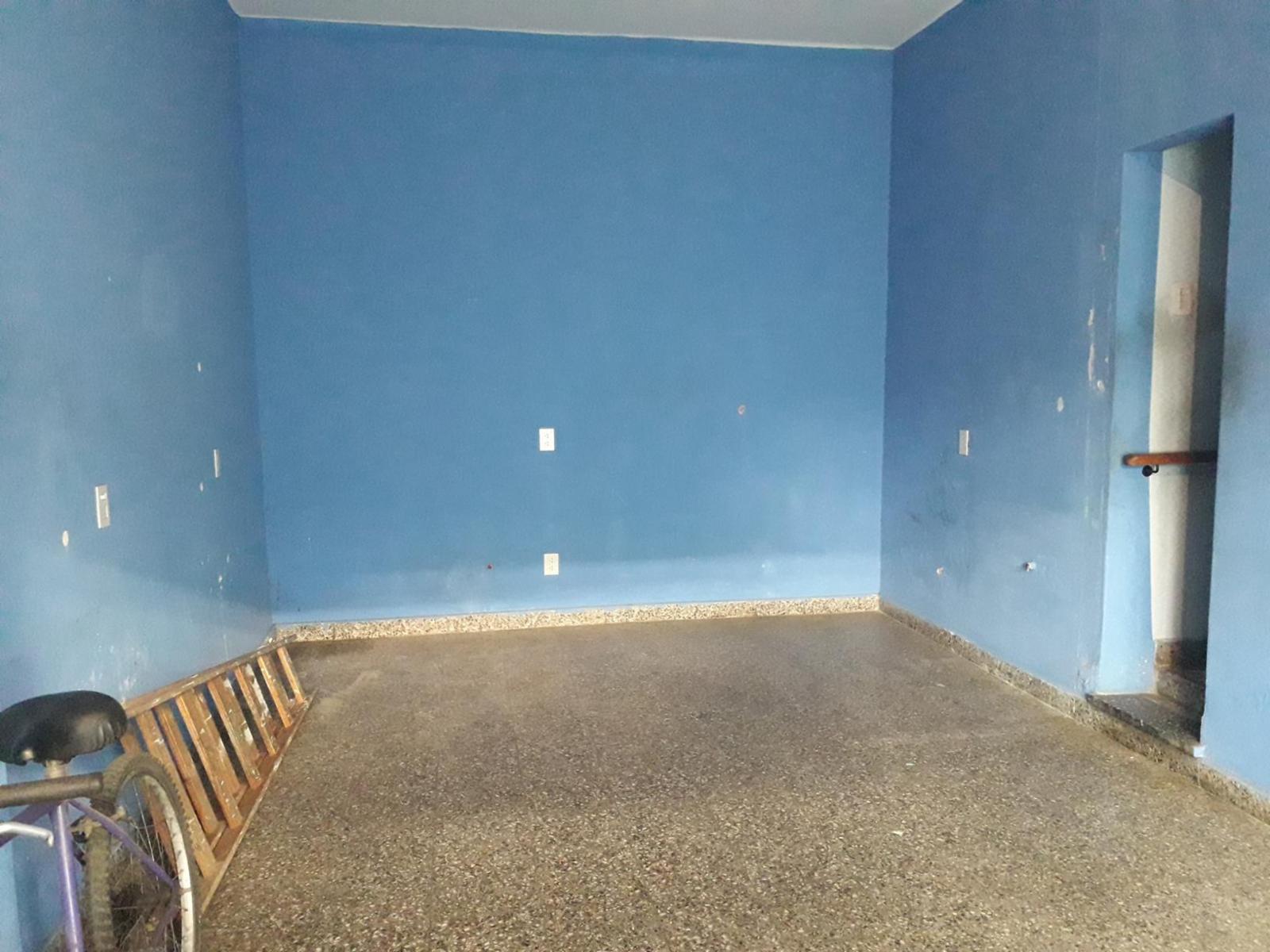 LOCAL DE 25M² (M.THOMPSON 1635) C.MADERO