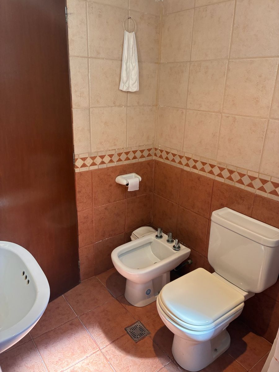 EN VENTA CASA 3 DORMITORIOS AMOBLADA EN LA SALA · Capital — foto 15