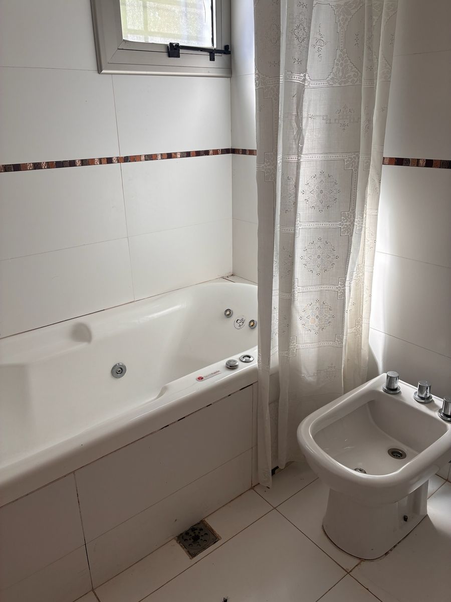 EN VENTA CASA 3 DORMITORIOS AMOBLADA EN LA SALA · Capital — foto 20
