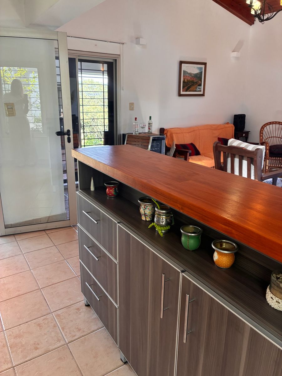 EN VENTA CASA 3 DORMITORIOS AMOBLADA EN LA SALA · Capital — foto 9