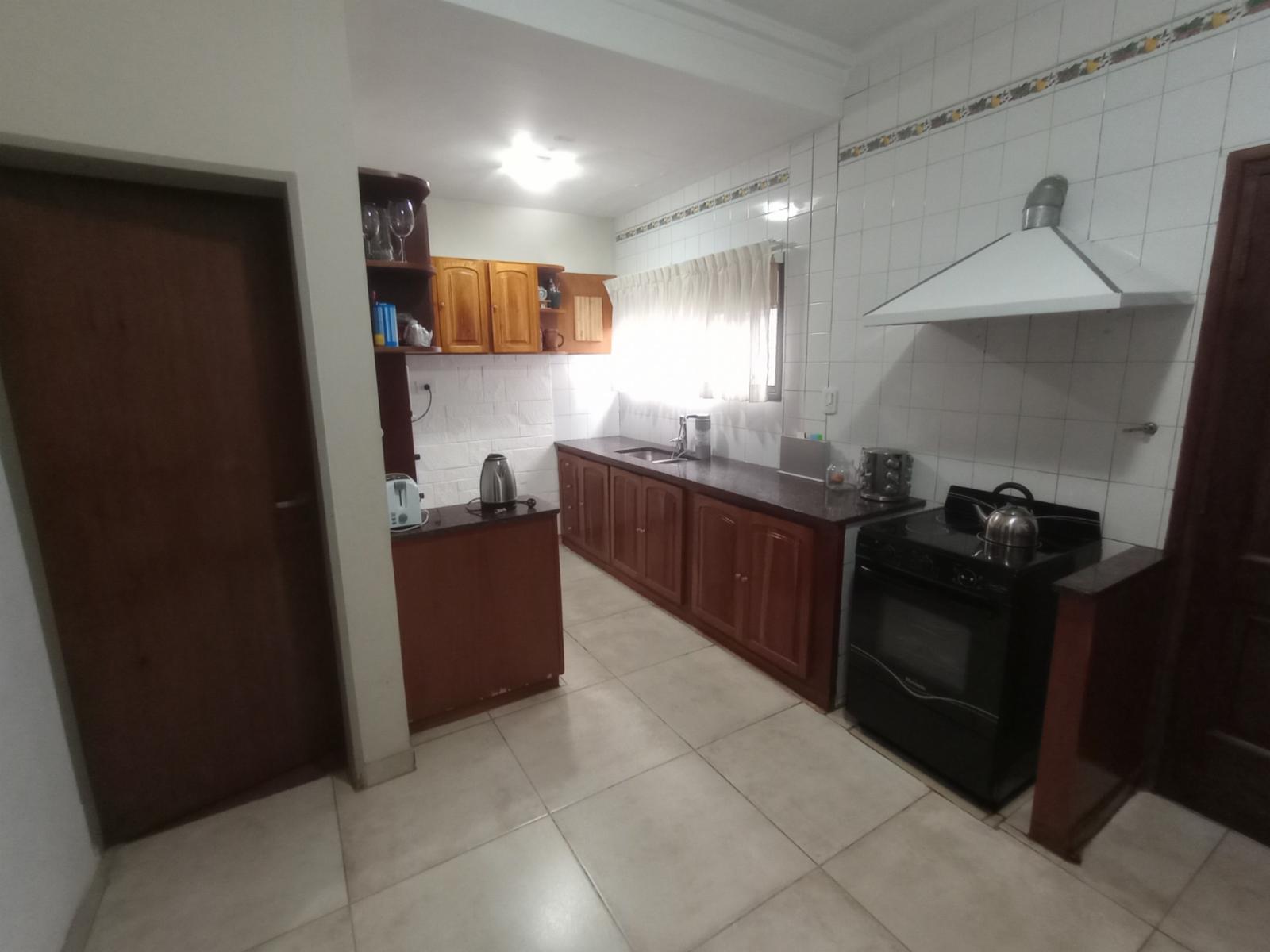 Tres Arroyos 736 · General Roca — foto 11