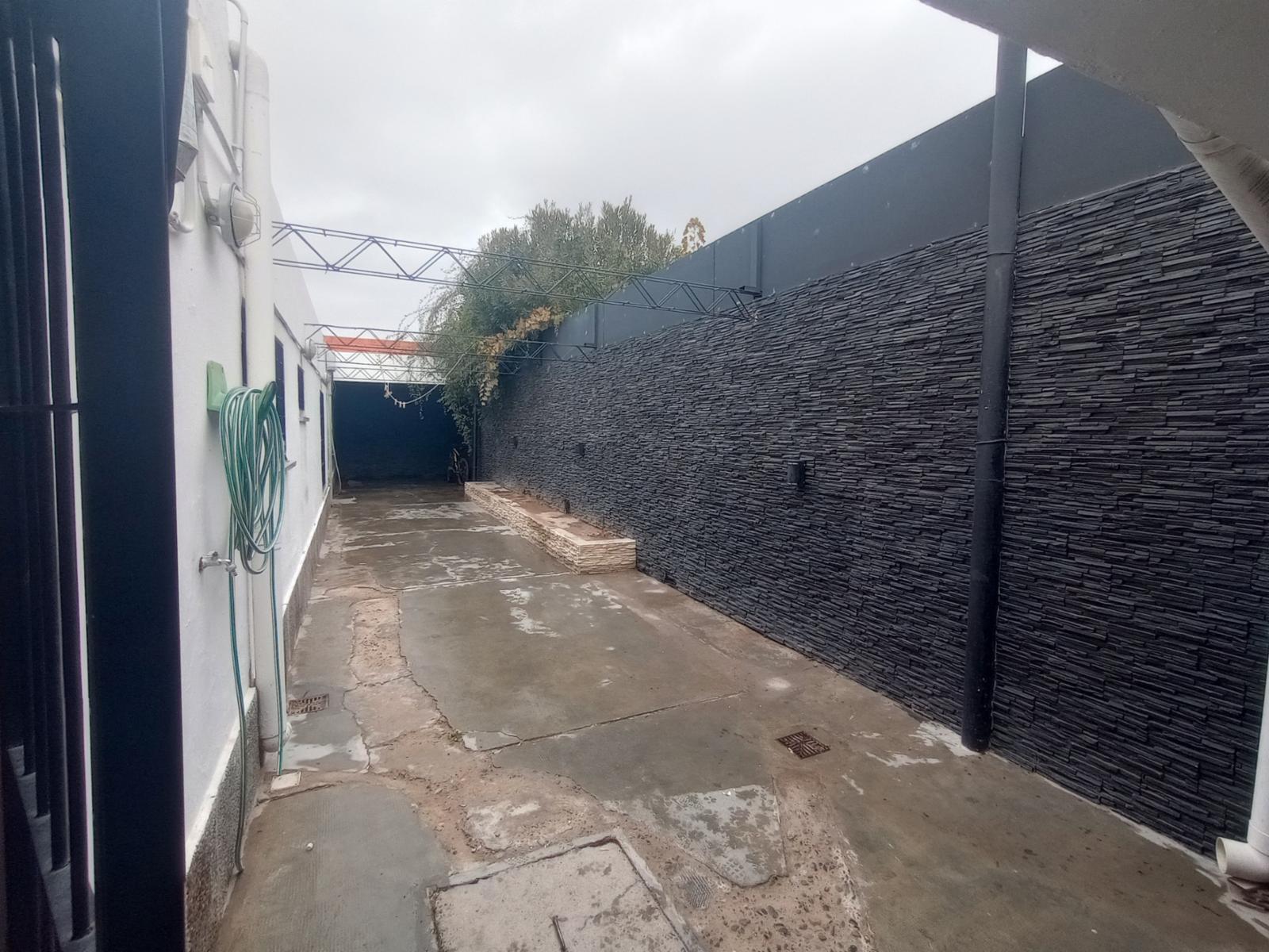 Tres Arroyos 736 · General Roca — foto 32