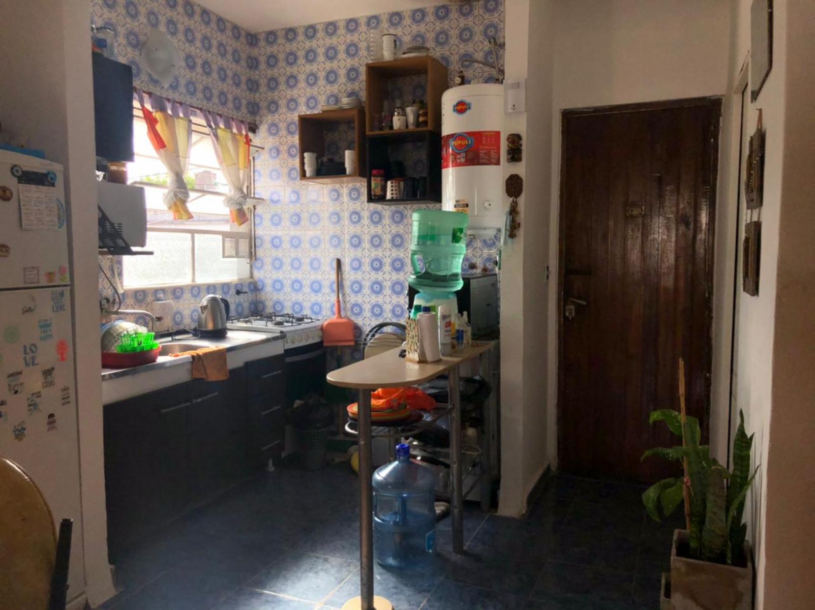 Amplio departamento dos ambientes con balcon