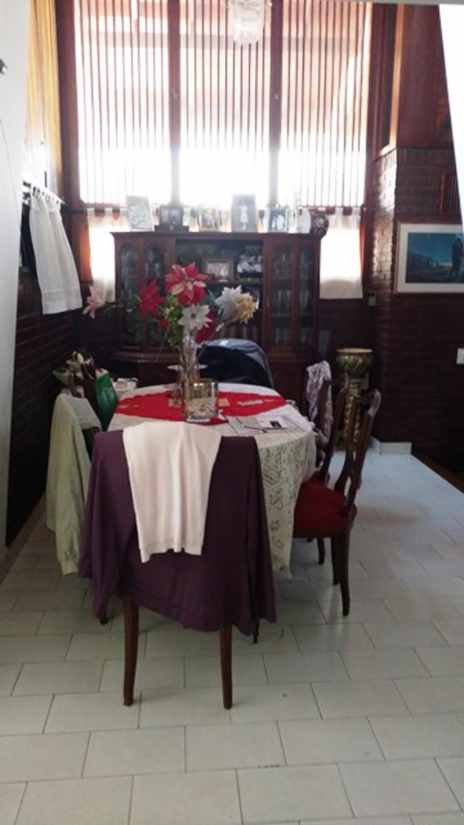 NUEVO VALOR A CONSULTAR.....EXCELENTE Casa 4 Amb. 2 Cocheras Jardin
