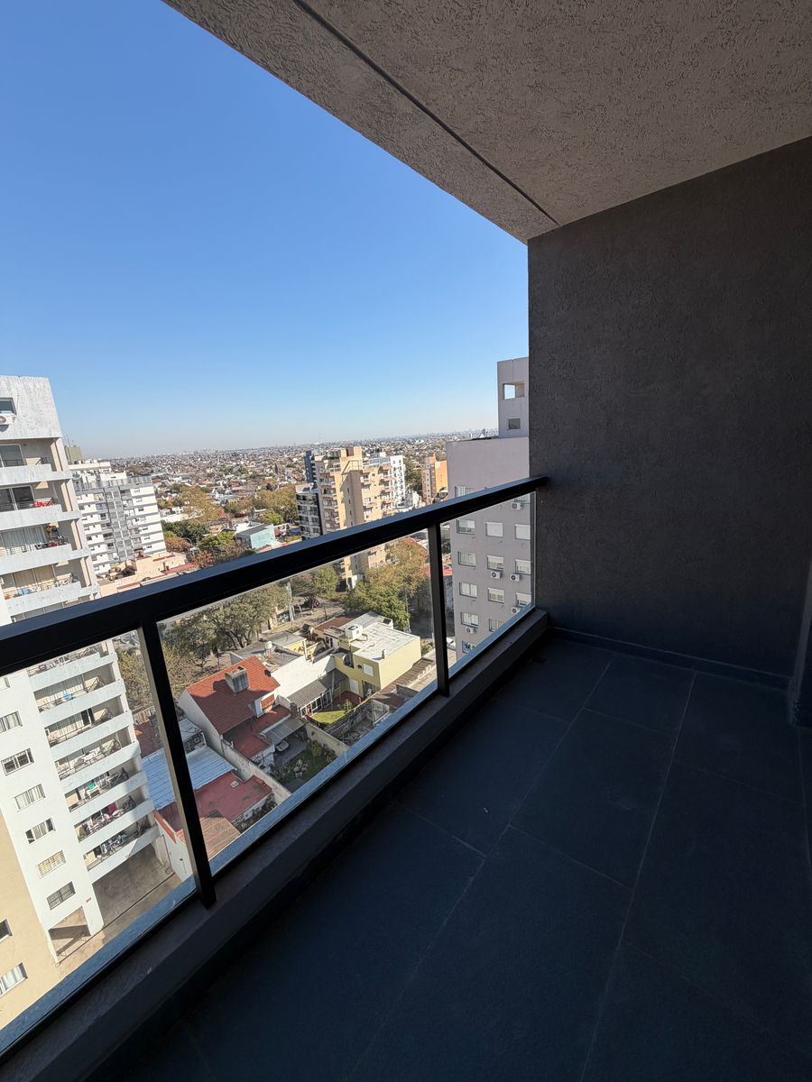 Av. Hipolito Yrigoyen 6041 · Lanús — foto 12