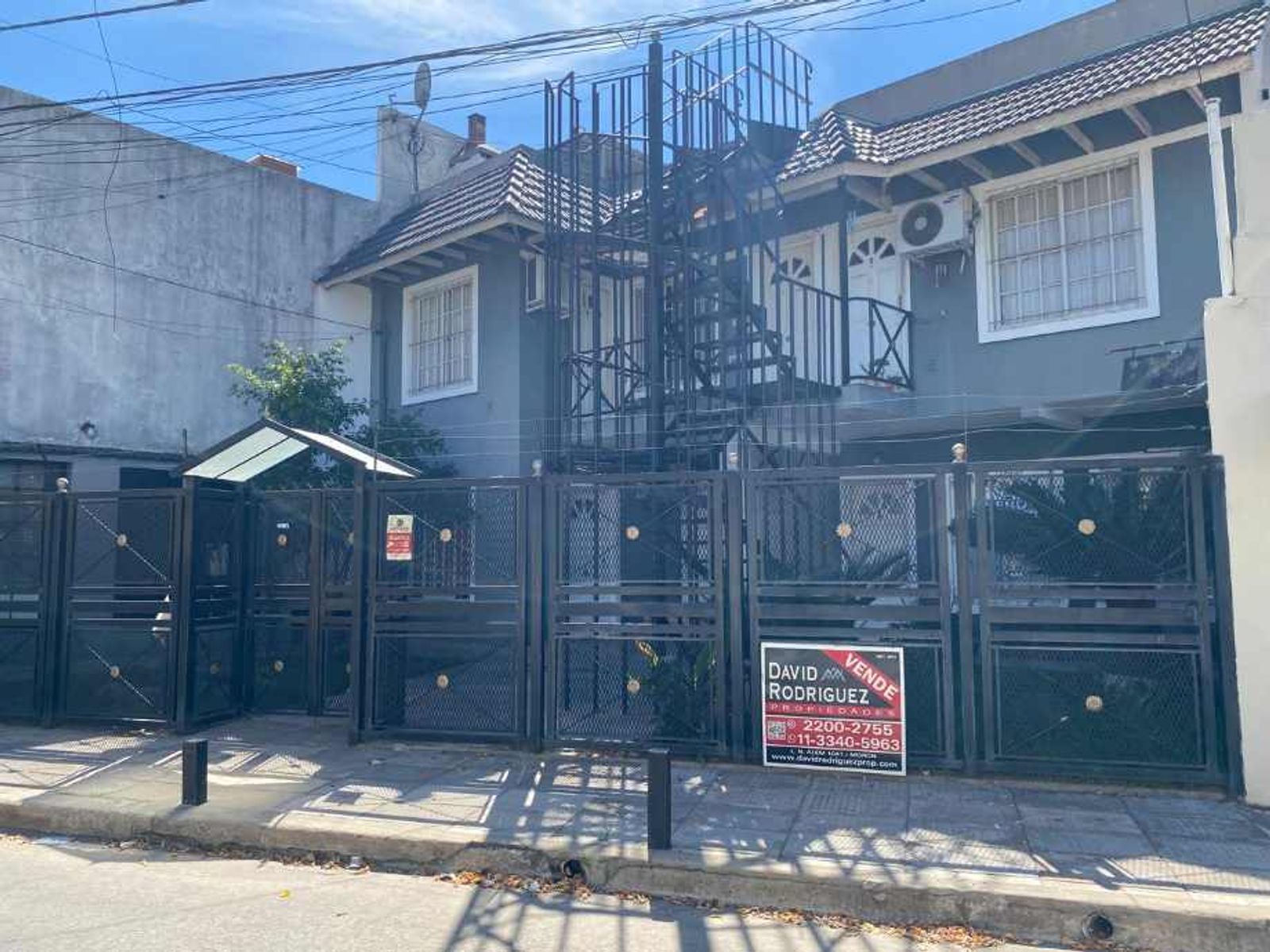 DEPARTAMENTO MONOAMBIENTE CON COCHERA EN VENTA - MORON CENTRO