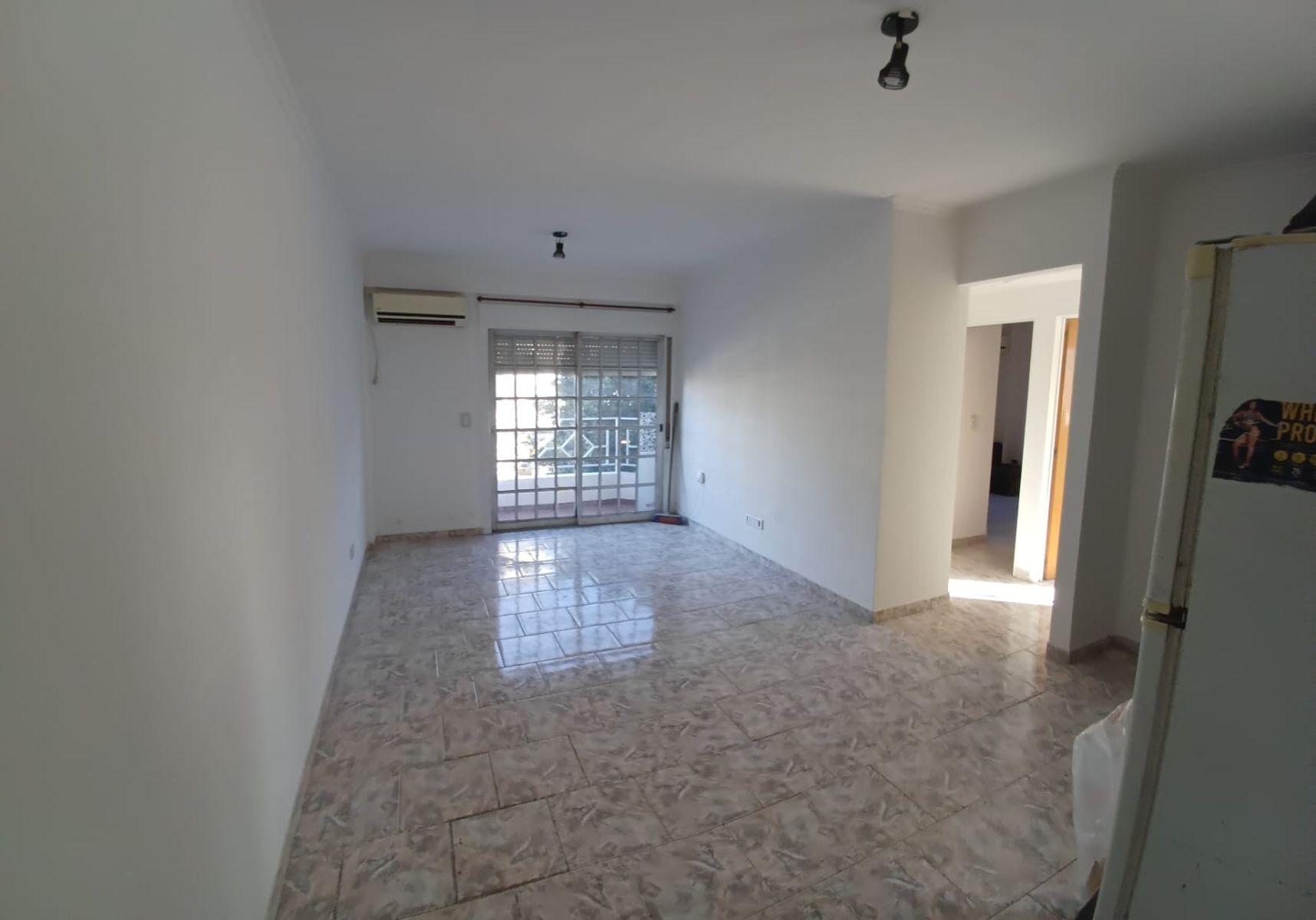 Venta Departamento De 3 Ambientes - Frente - Balcòn - Lomas Del Mirador