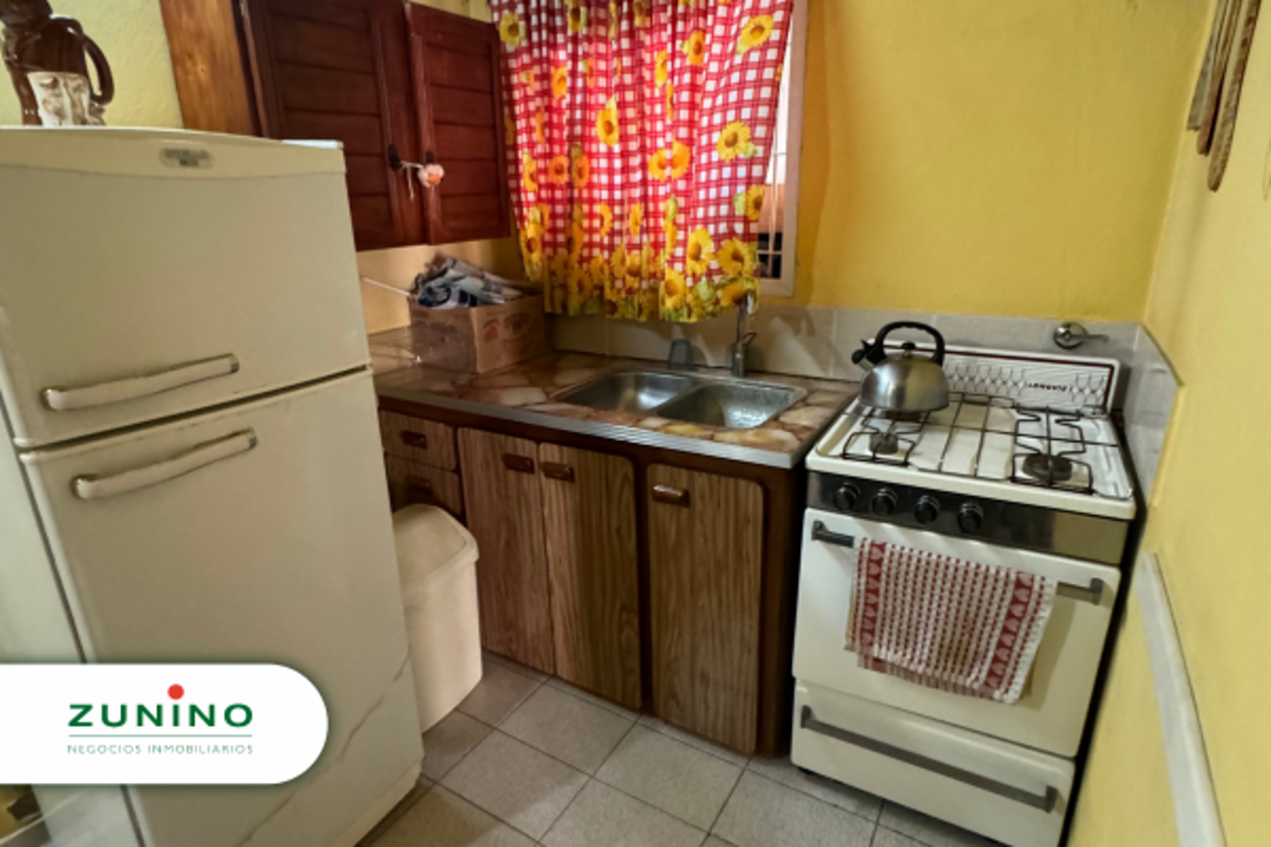 Casa de tres ambientes a la venta en San Miguel