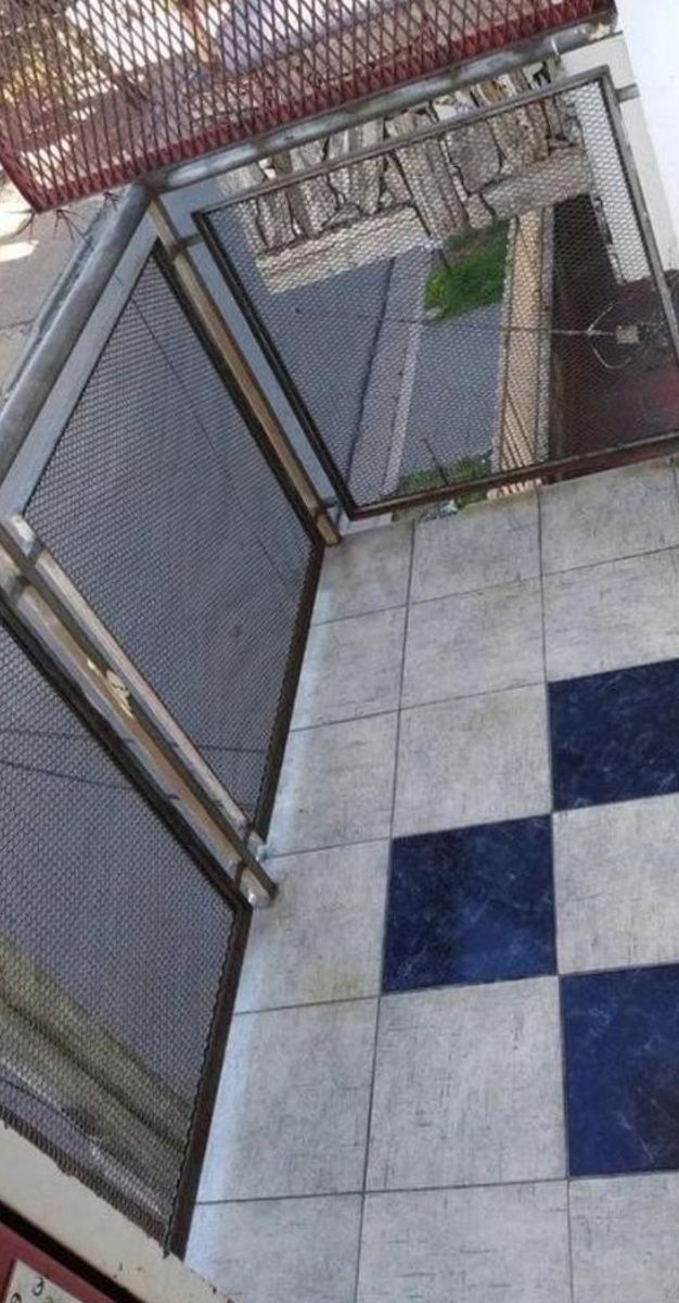 Bayle 900 · Morón — foto 4