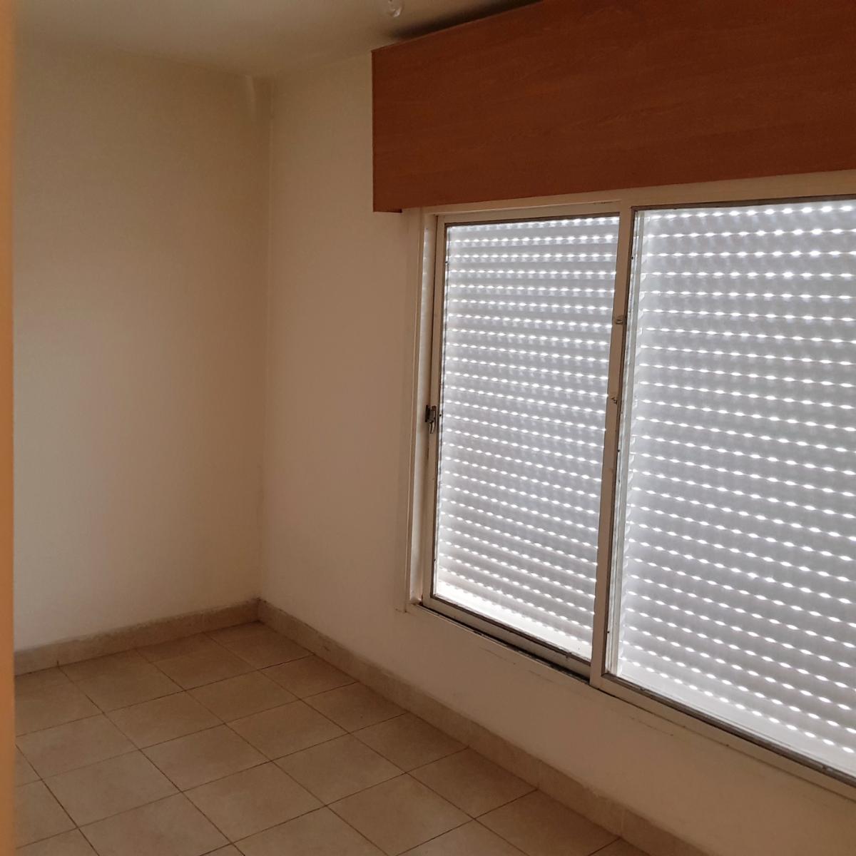 Ituzaingo Dto.Fte.Estacion y Plaza 3 Amb C/Tza. U$S120000..