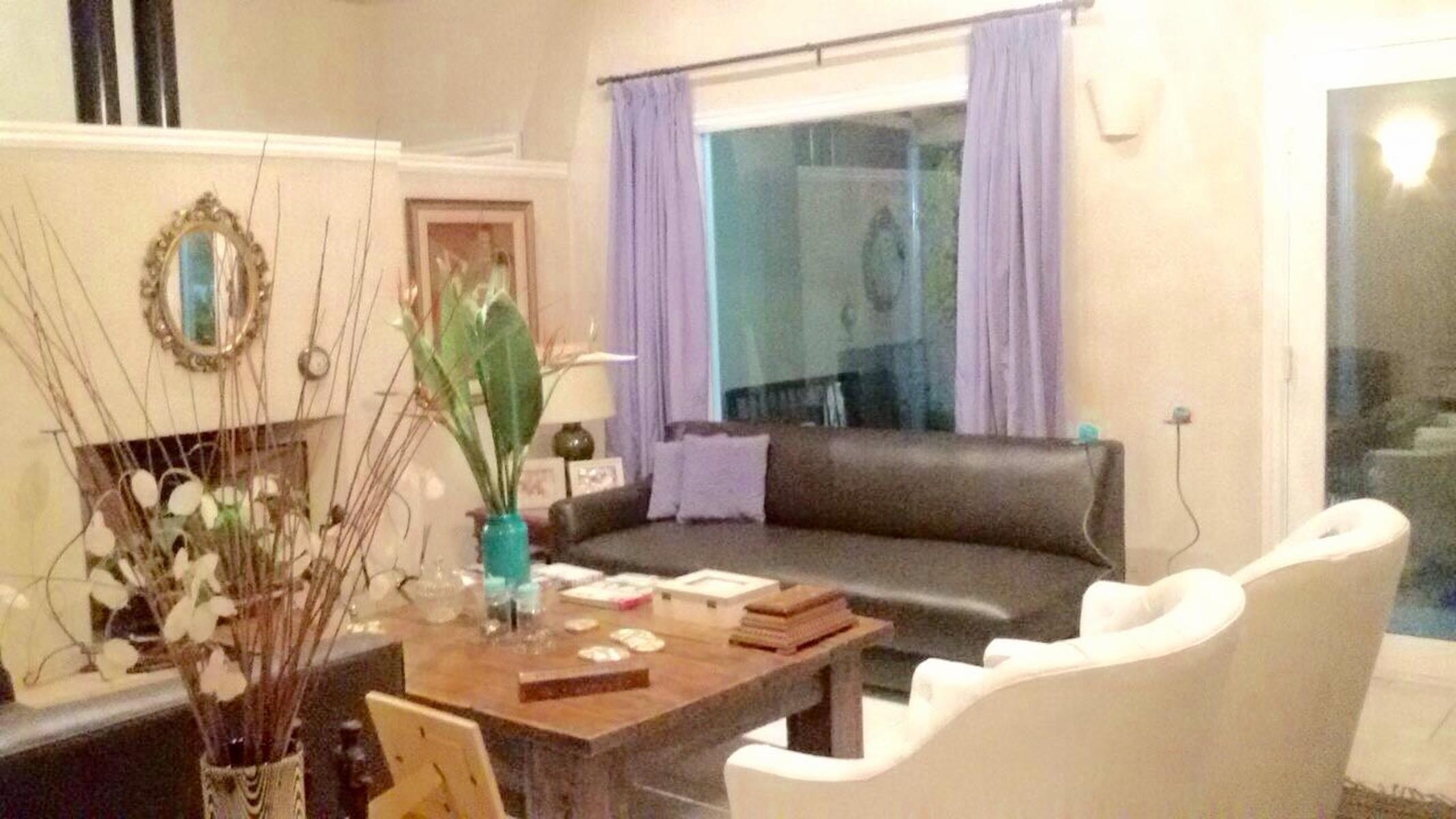 EXCELENTE CASA A LA VENTA EN FARM CLUB ( IMPECABLE)