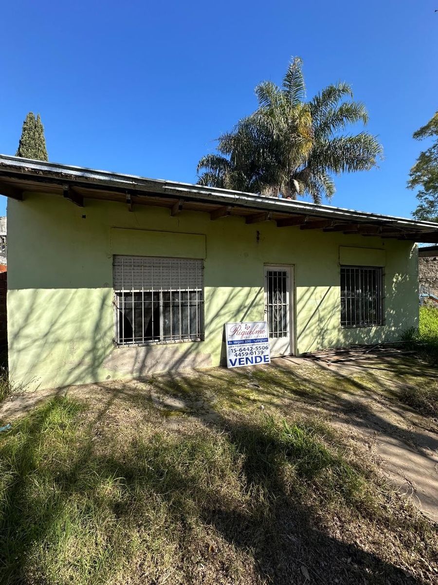 VENTA OPORTUNIDAD CASA A RECICLAR DE 4 AMBIENTES