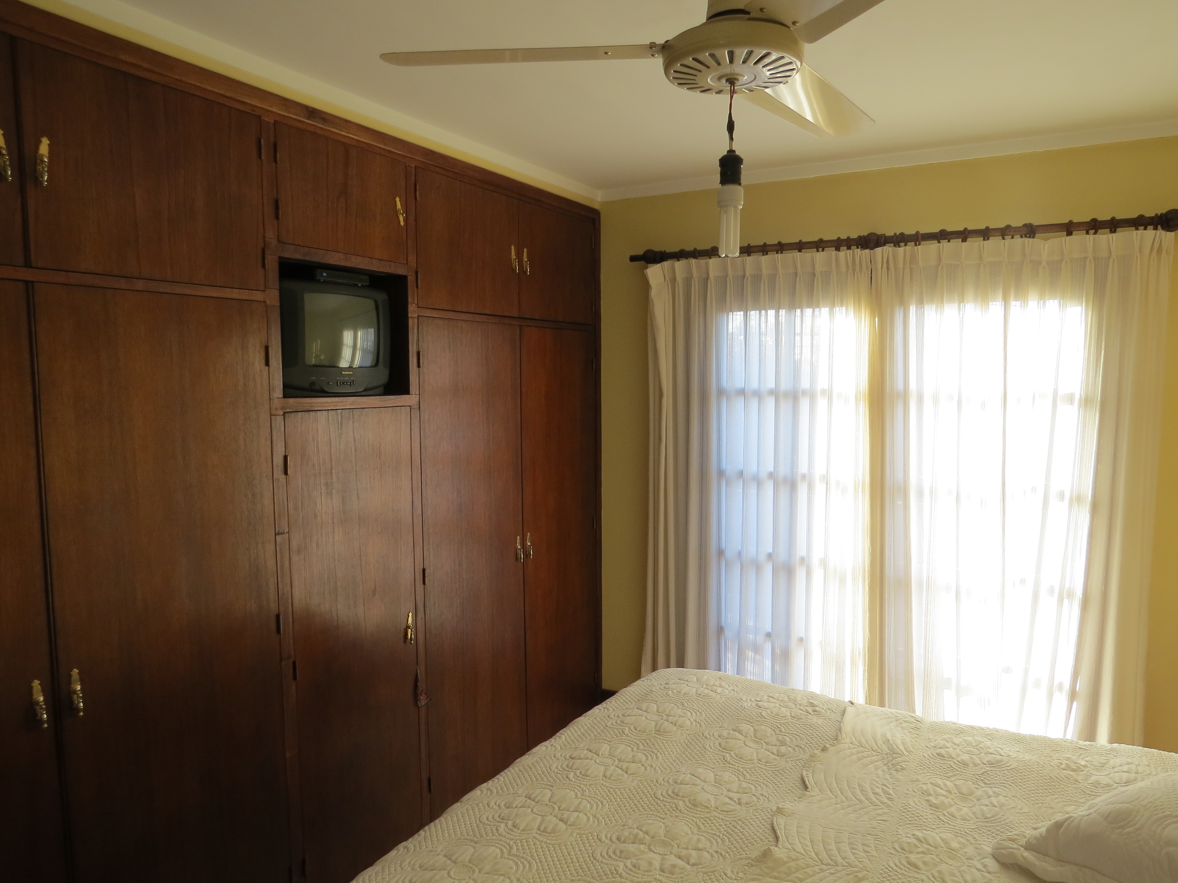 VENDO EXCEPCIONAL CASA ( CALLE 54 Y 75) ZONA TOLEDO NECOCHEA · Necochea — foto 22