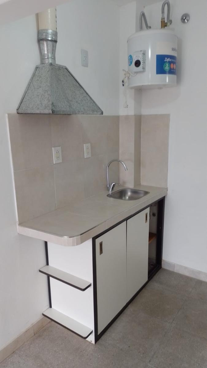 MAZA 2500 · Morón — foto 3