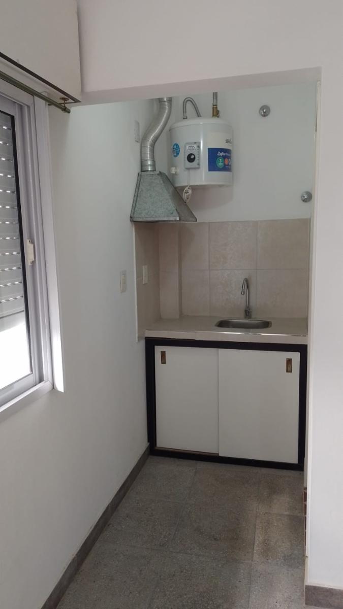 MAZA 2500 · Morón — foto 4