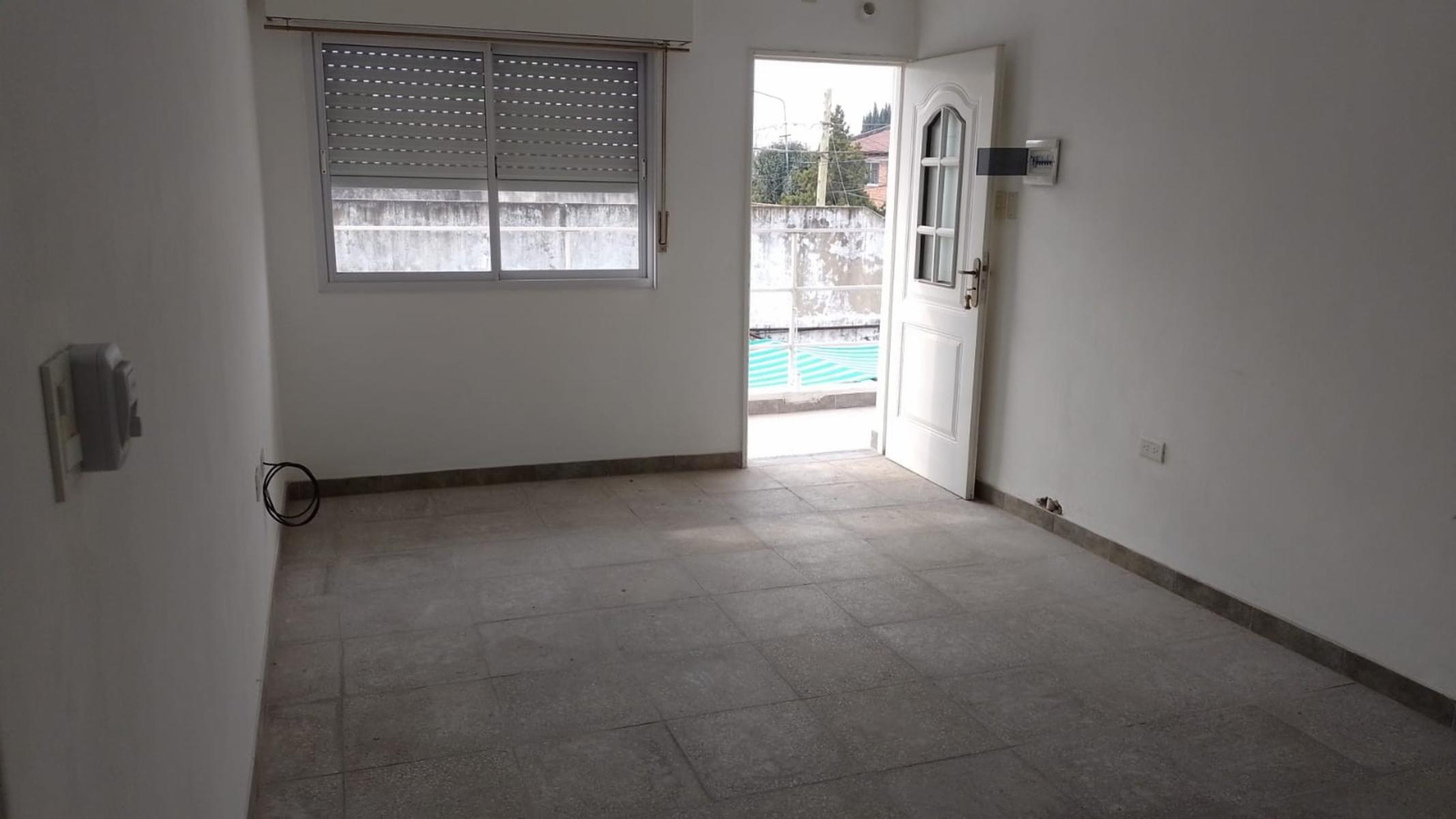MAZA 2500 · Morón — foto 6
