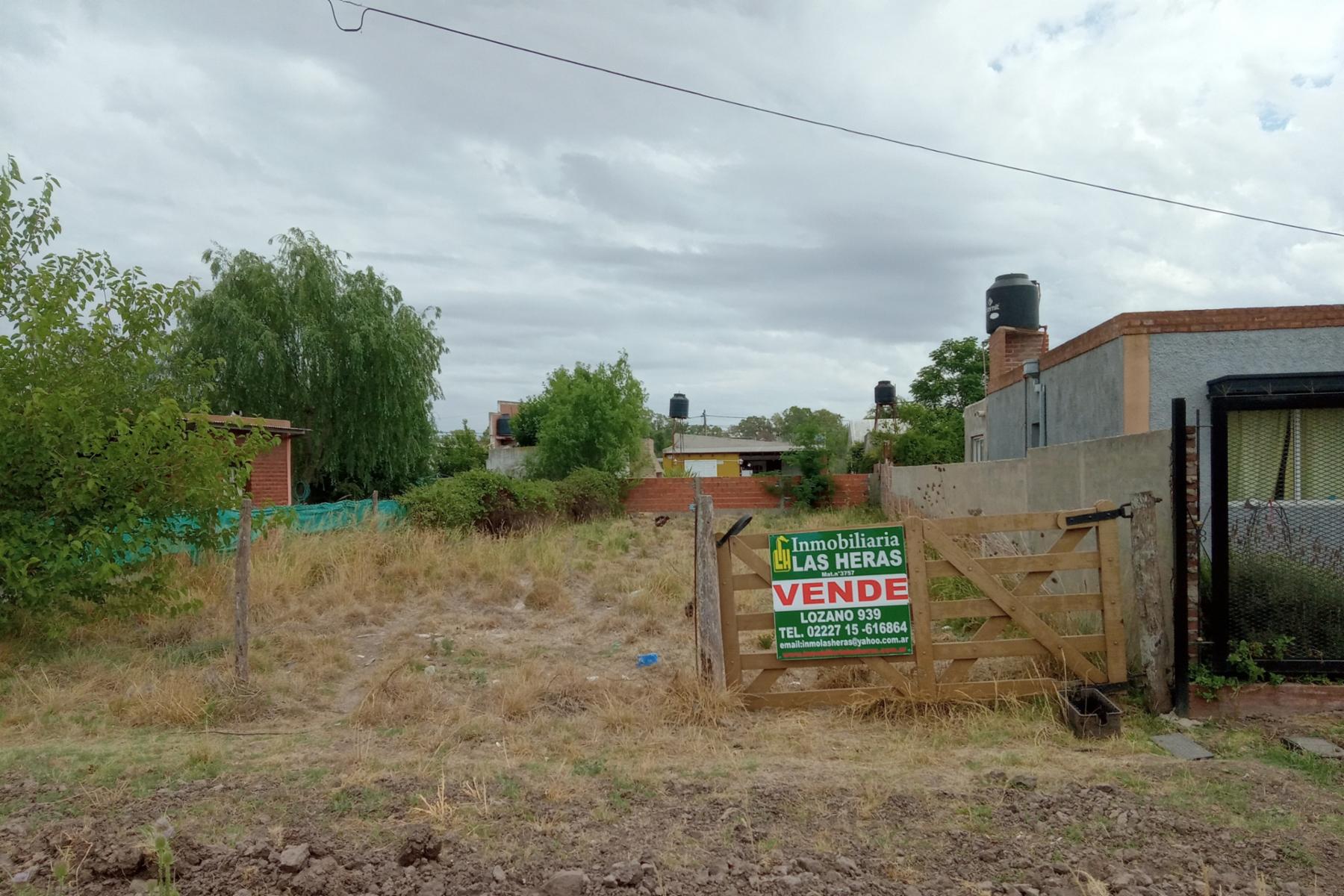 Lote de 300 m² con servicios sobre Calle Intendente Trotti