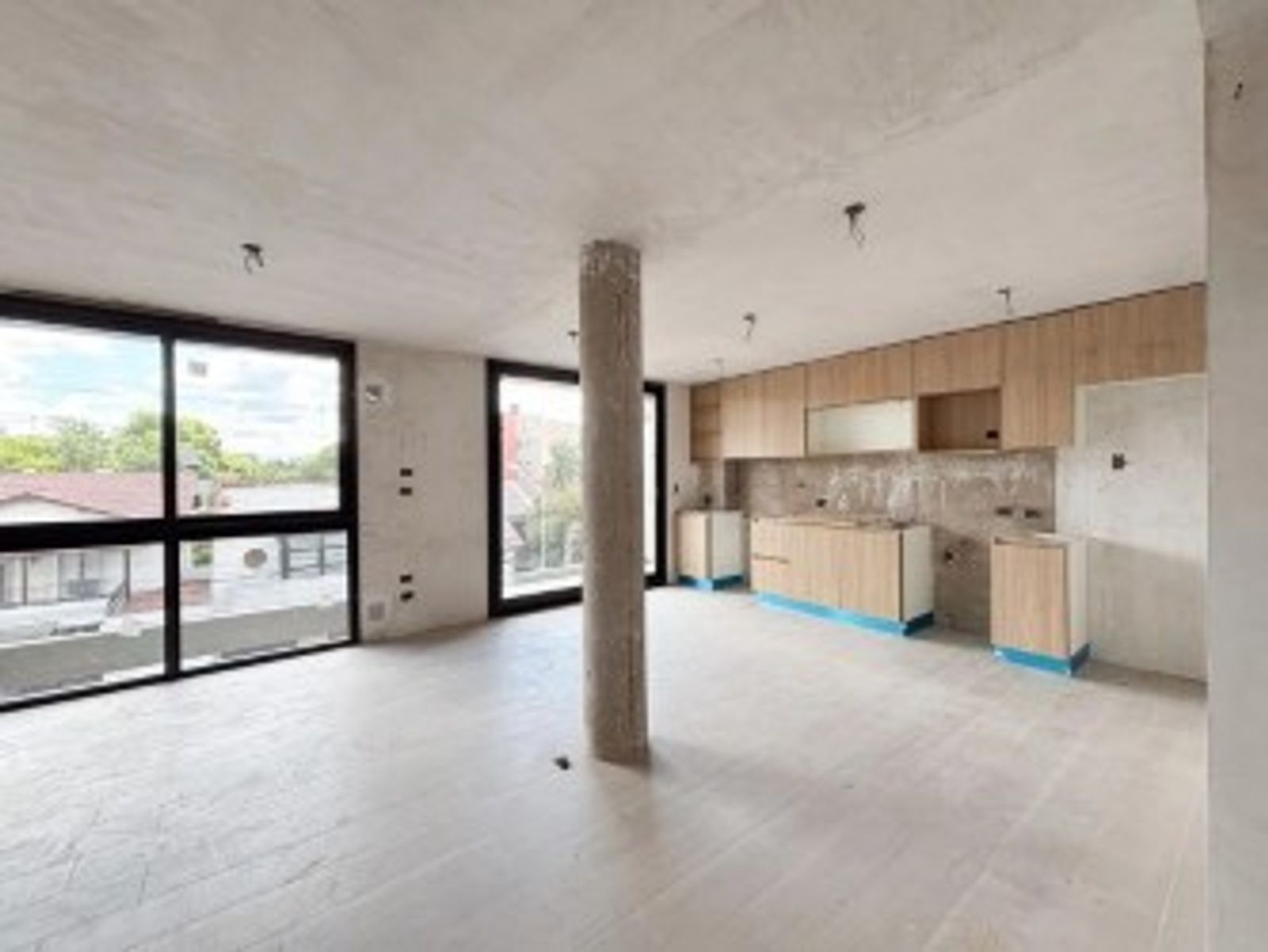 VENTA - DEPARTAMENTO 4 AMBIENTES CON BALCON Y DOS COCHERAS EL PALOMAR