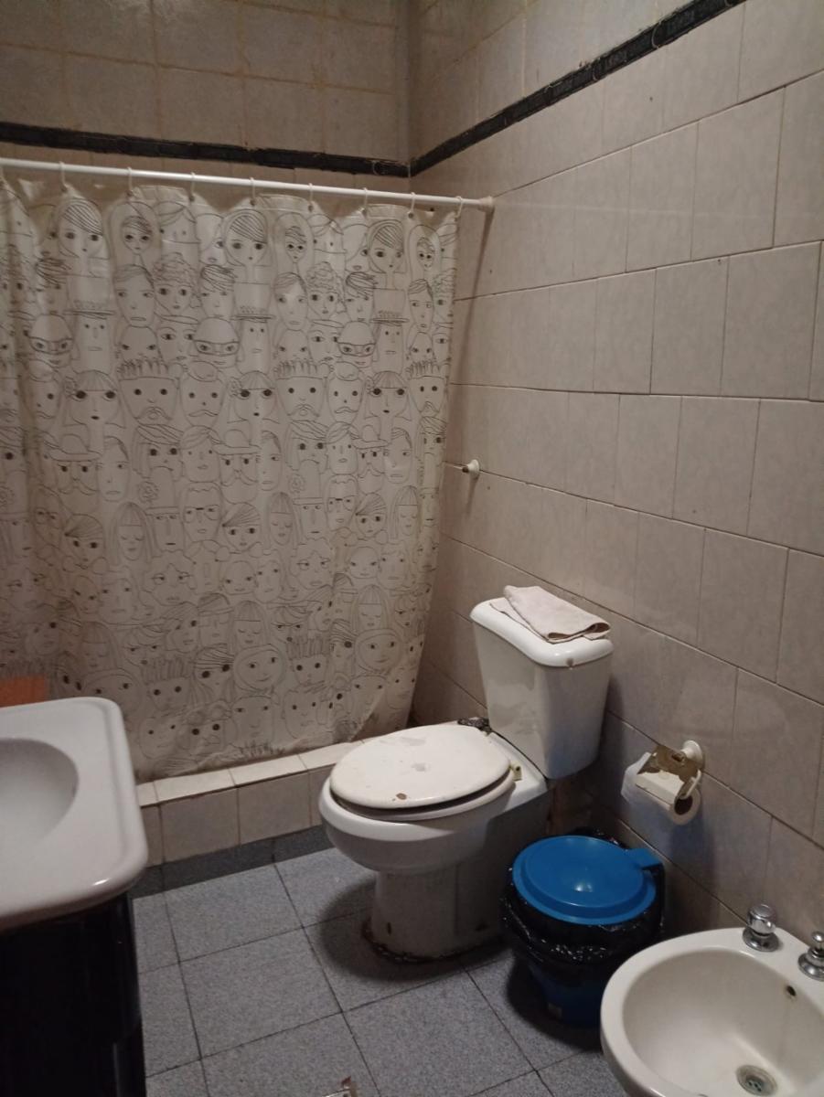 CASA A REFACCIONAR EN LOTE PROPIO