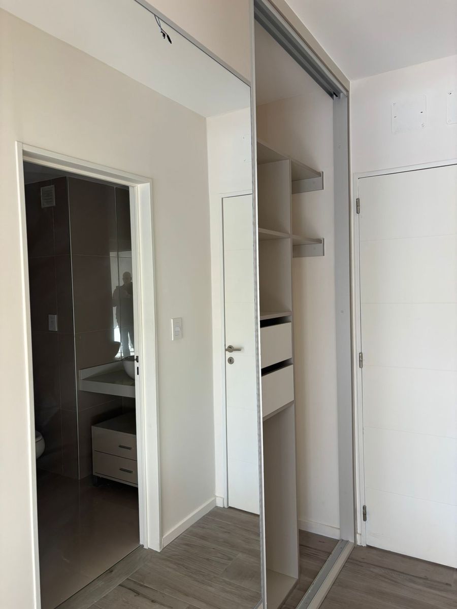 1* DE ENERO 87 - DIQUE II - PUERTO DE SANTA FE · La Capital — foto 10