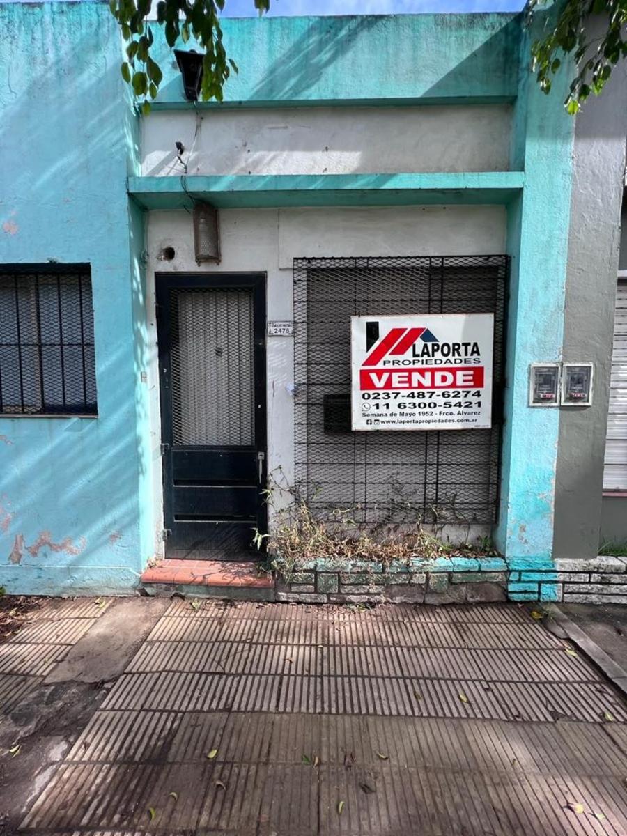 OPORTUNIDAD, CASA EN VENTA EN MORENO CENTRO.