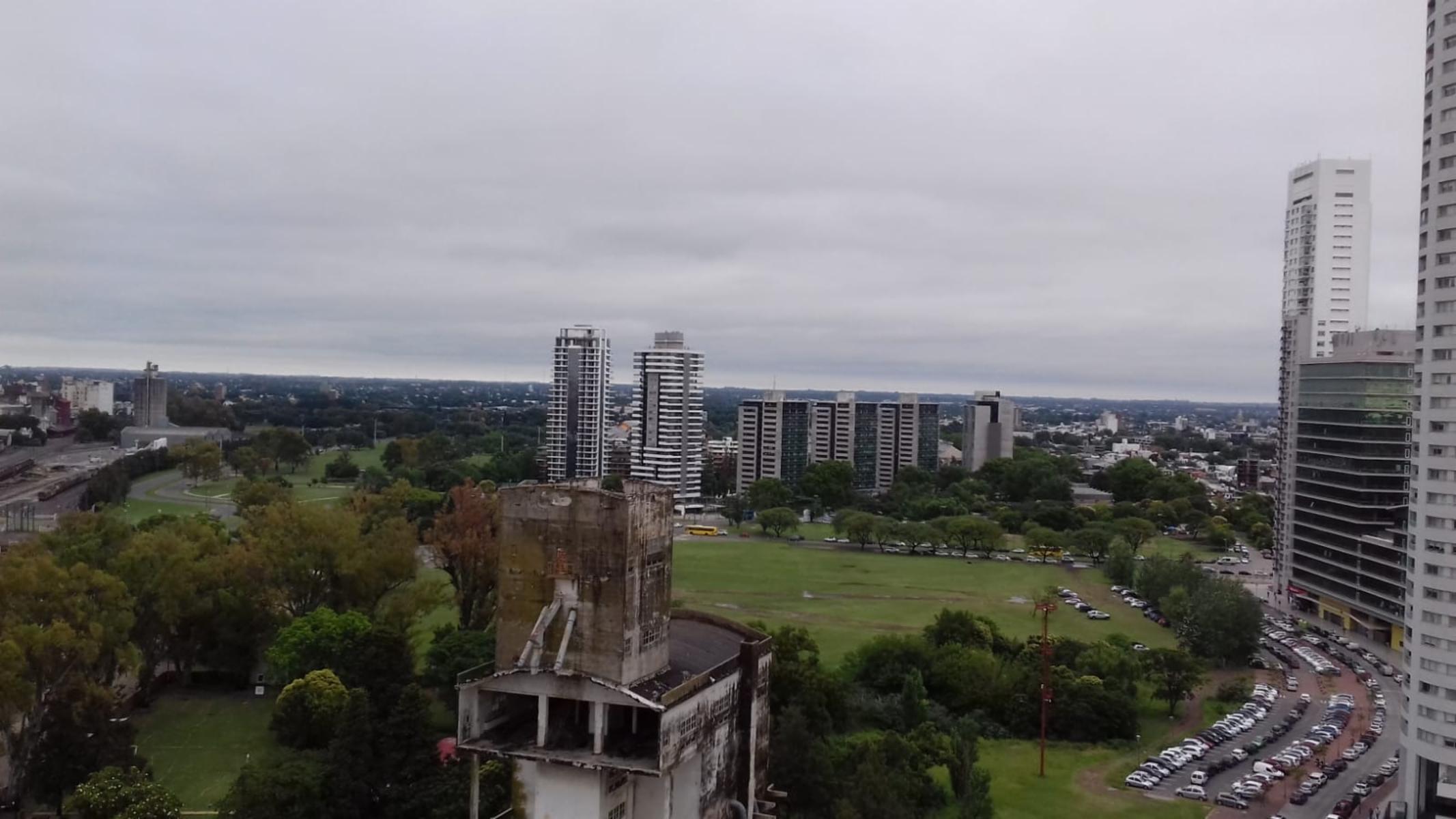 TORRE MAUI. DEPTO 1 DORMITORIO  CON COCHERA - PISO 17. CATEGORÍA PREMIUM