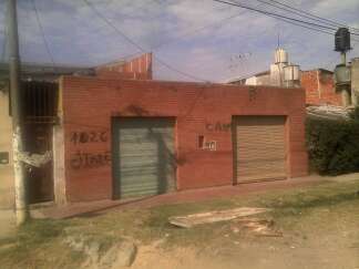 casa con Local 