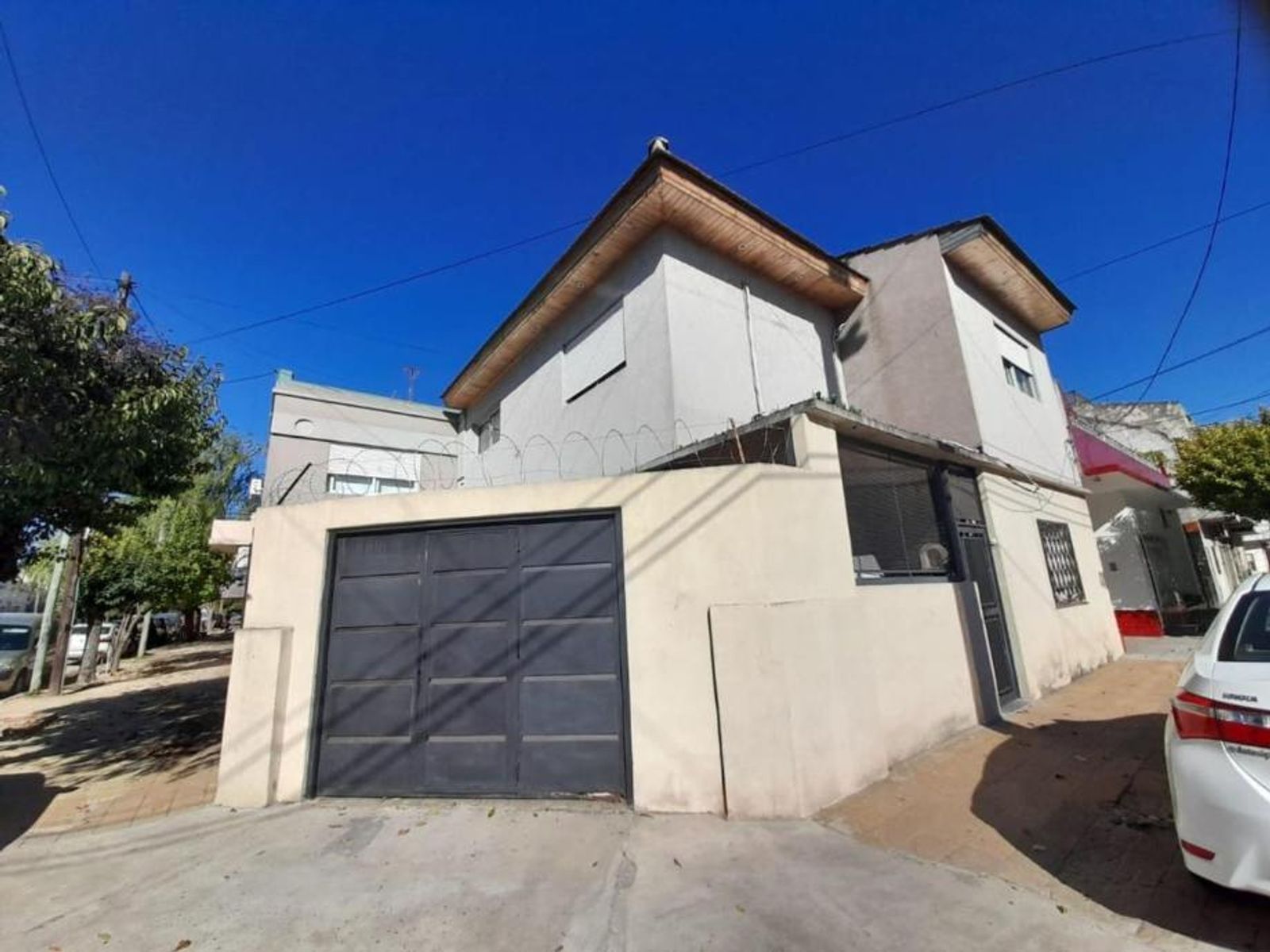 CASA IDEAL 2 FAMILIAS EN VENTA - LOMAS DEL MIRADOR