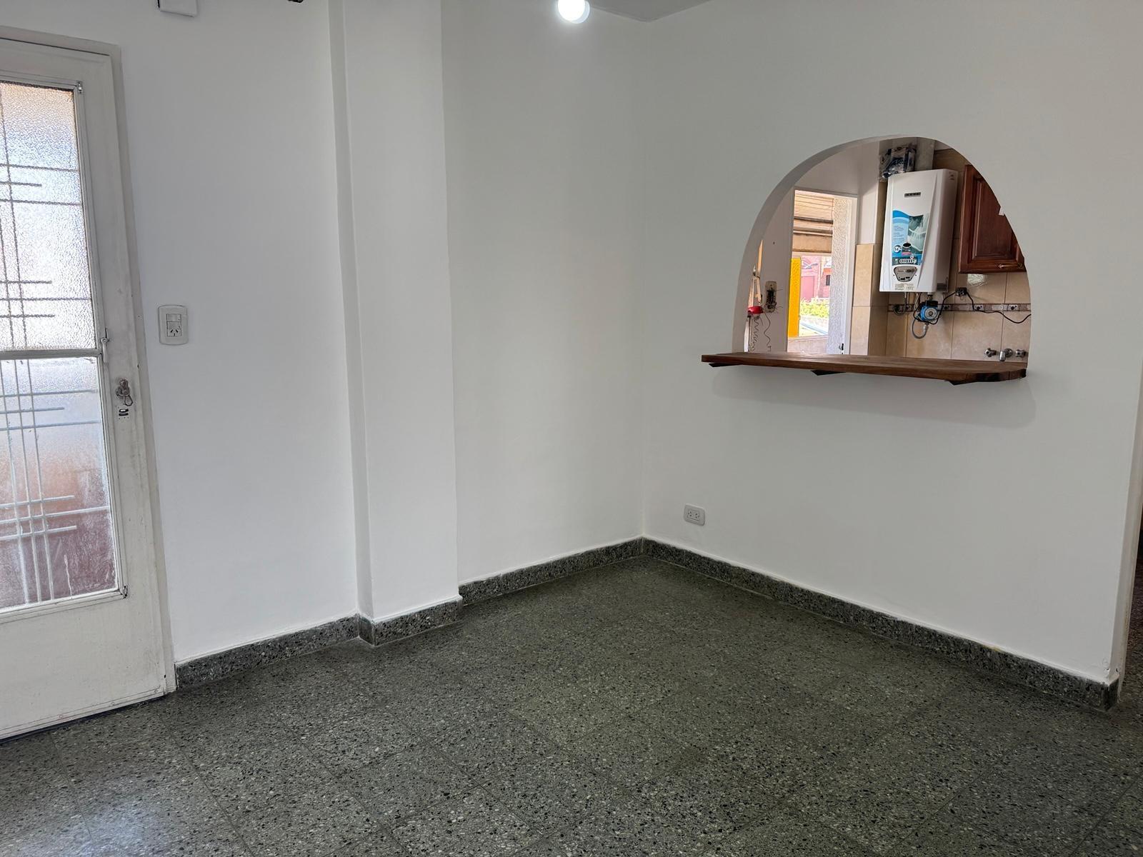 GELLY Y OBES 556 1º 19 · Morón — foto 4