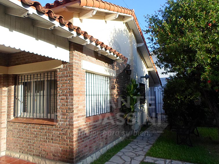 Mitre 394 / Alem 710 · Almirante Brown — foto 4