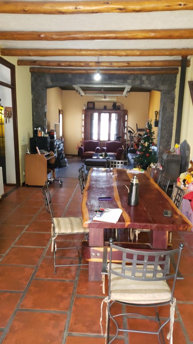 EXCELENTE PROPIEDAD SOBRE LOTE DE 8.66 X 25