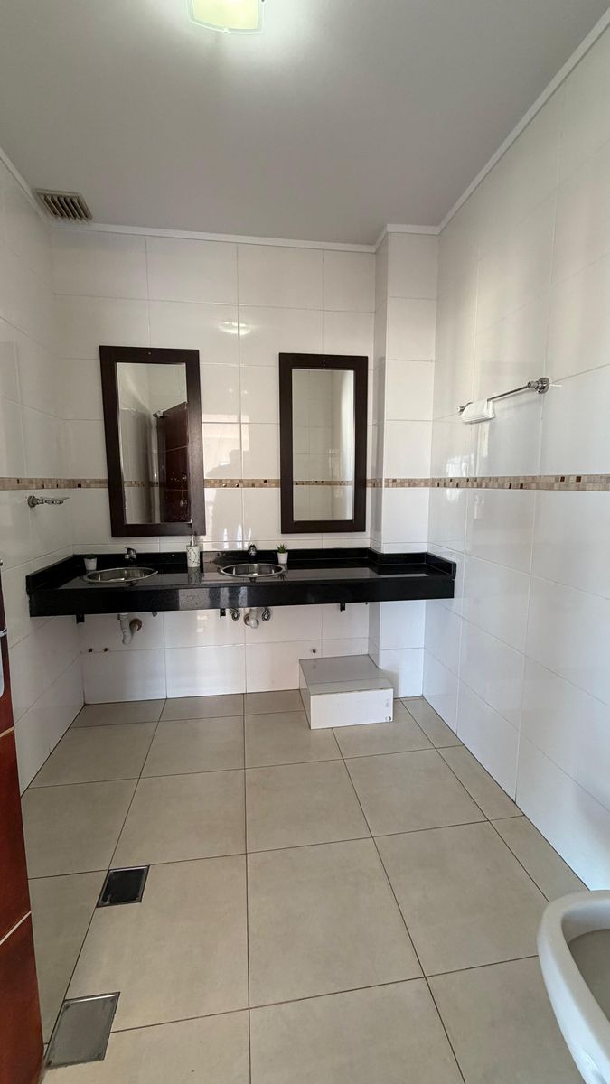 AV RIVADAVIA 9819 · Villa Luro — foto 4