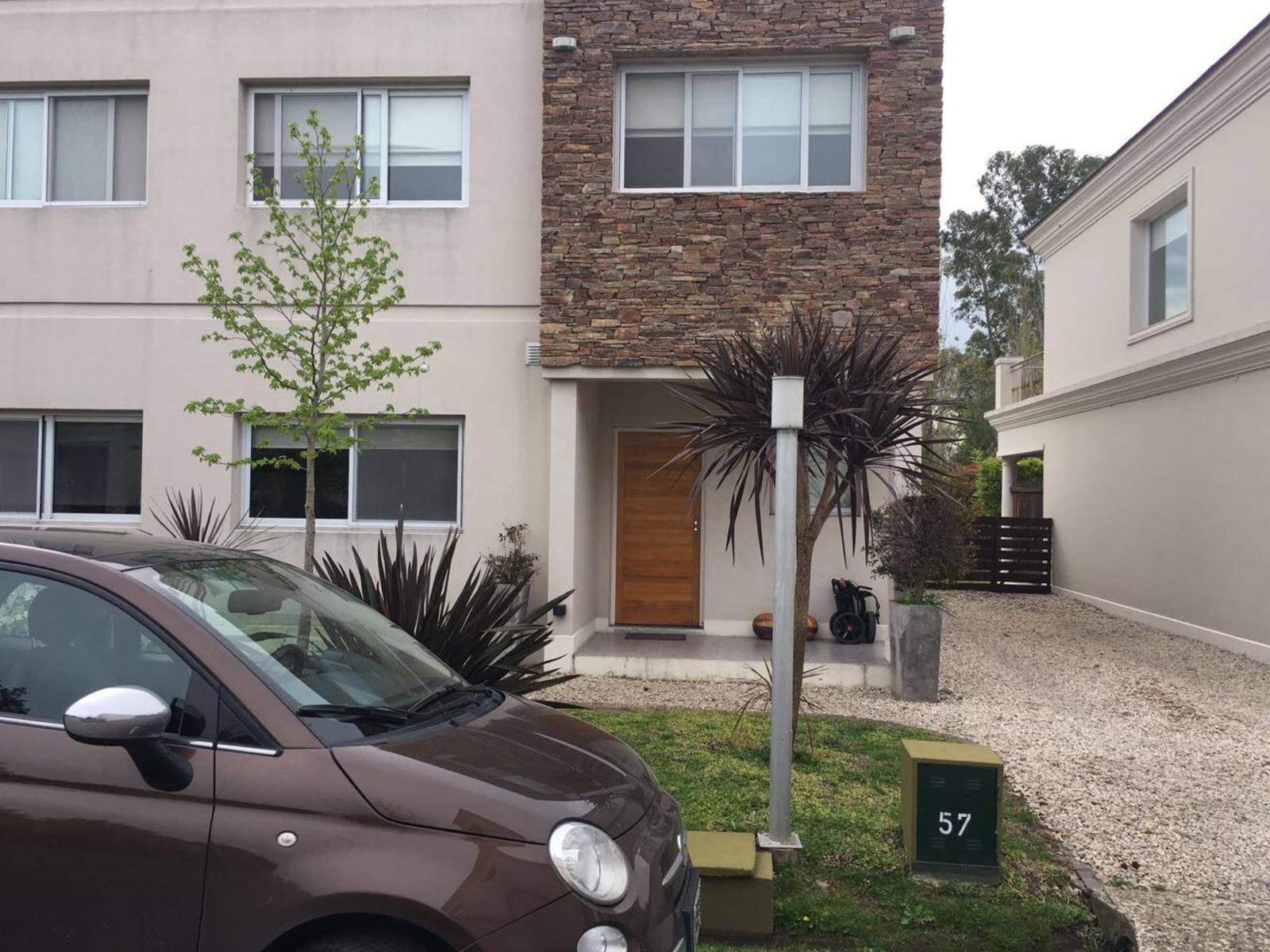 HERMOSA CASA EN VENTA B° HABITAT RESIDENCIA.PILAR