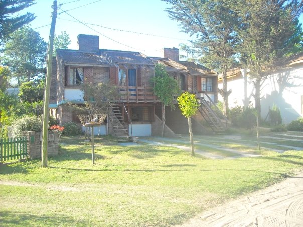 AV 8 834 · Villa Gesell — foto 3