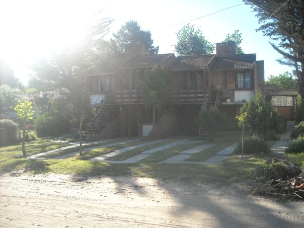 AV 8 834 · Villa Gesell — foto 5