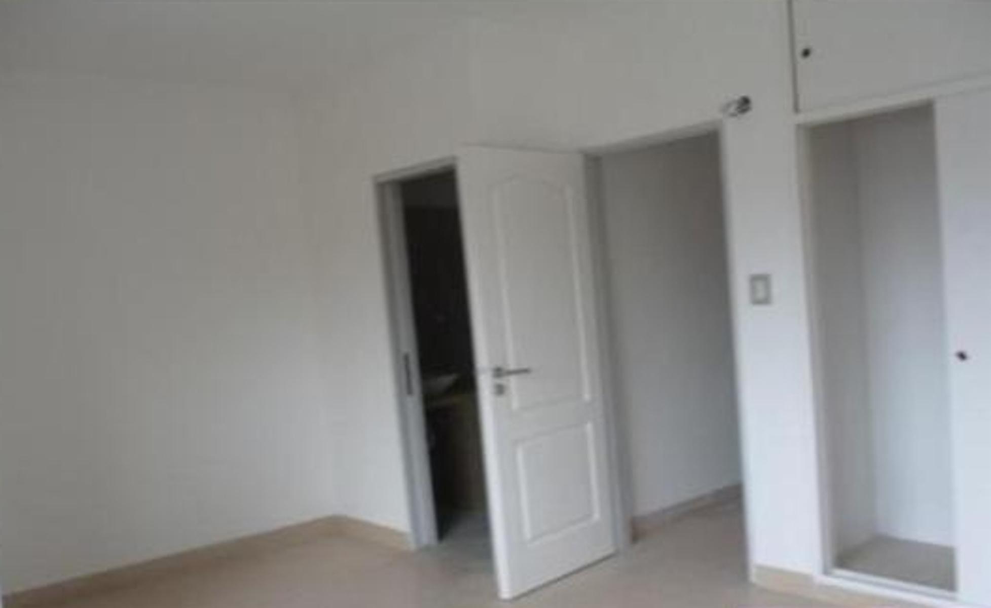 Nicolas Granada 300 · Morón — foto 6