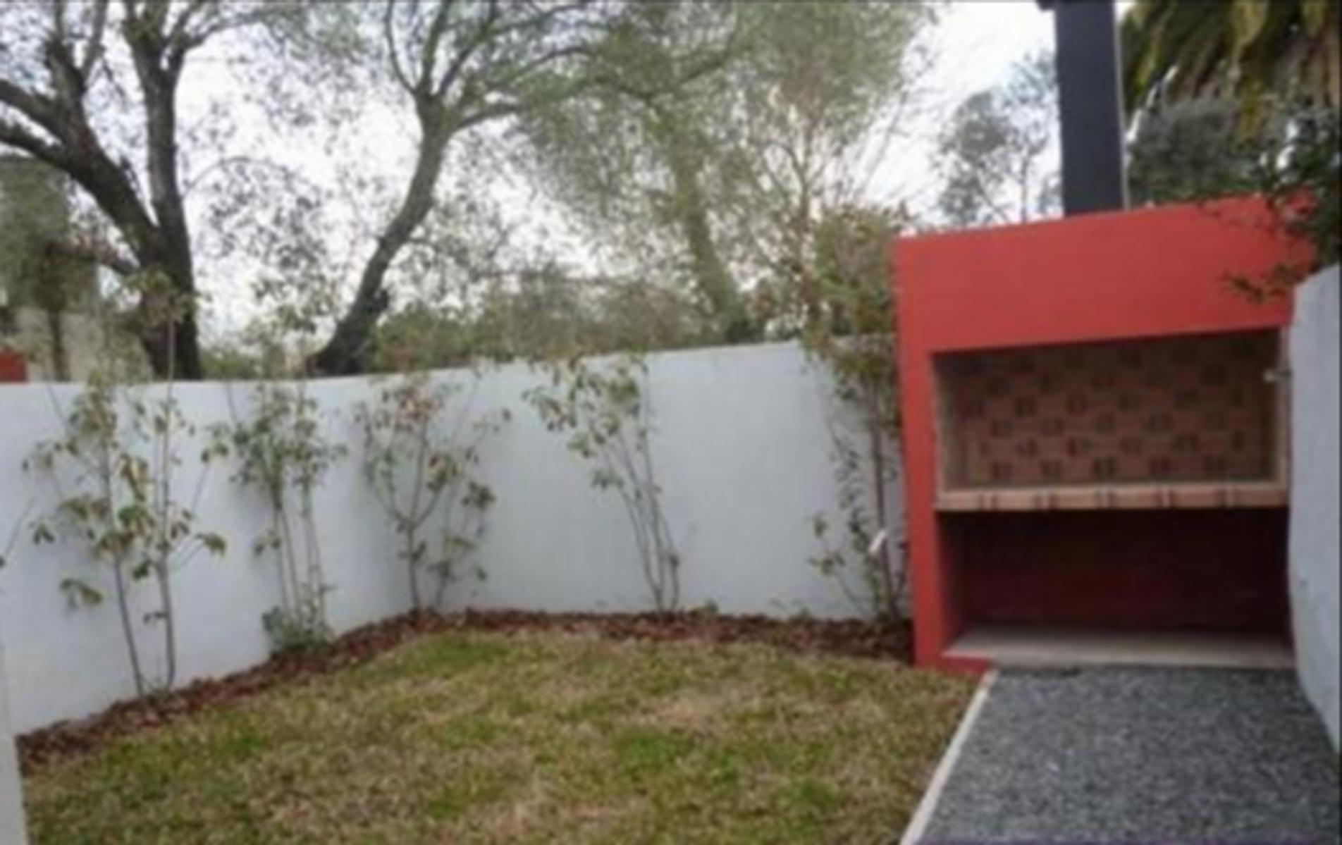 Nicolas Granada 300 · Morón — foto 8