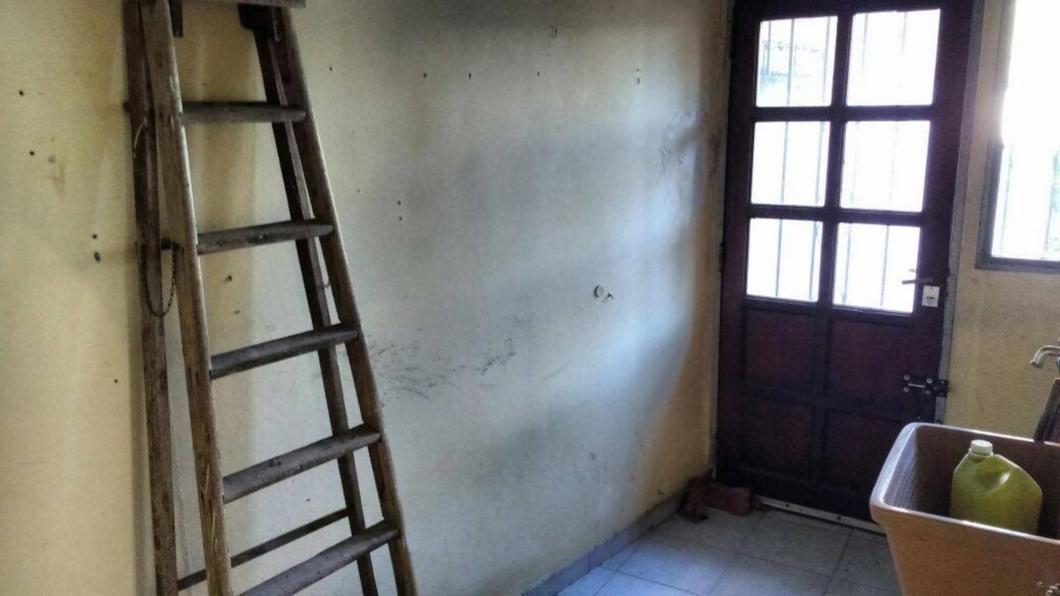 MARINOS DEL FOURNIER 942 · Morón — foto 3