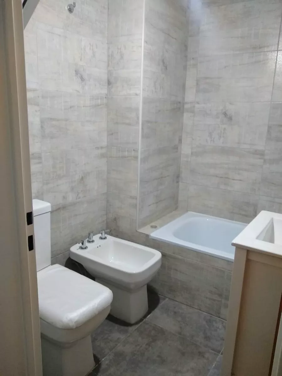 DEPARTAMENTO DE 2 AMBIENTES EN VENTA - MORON