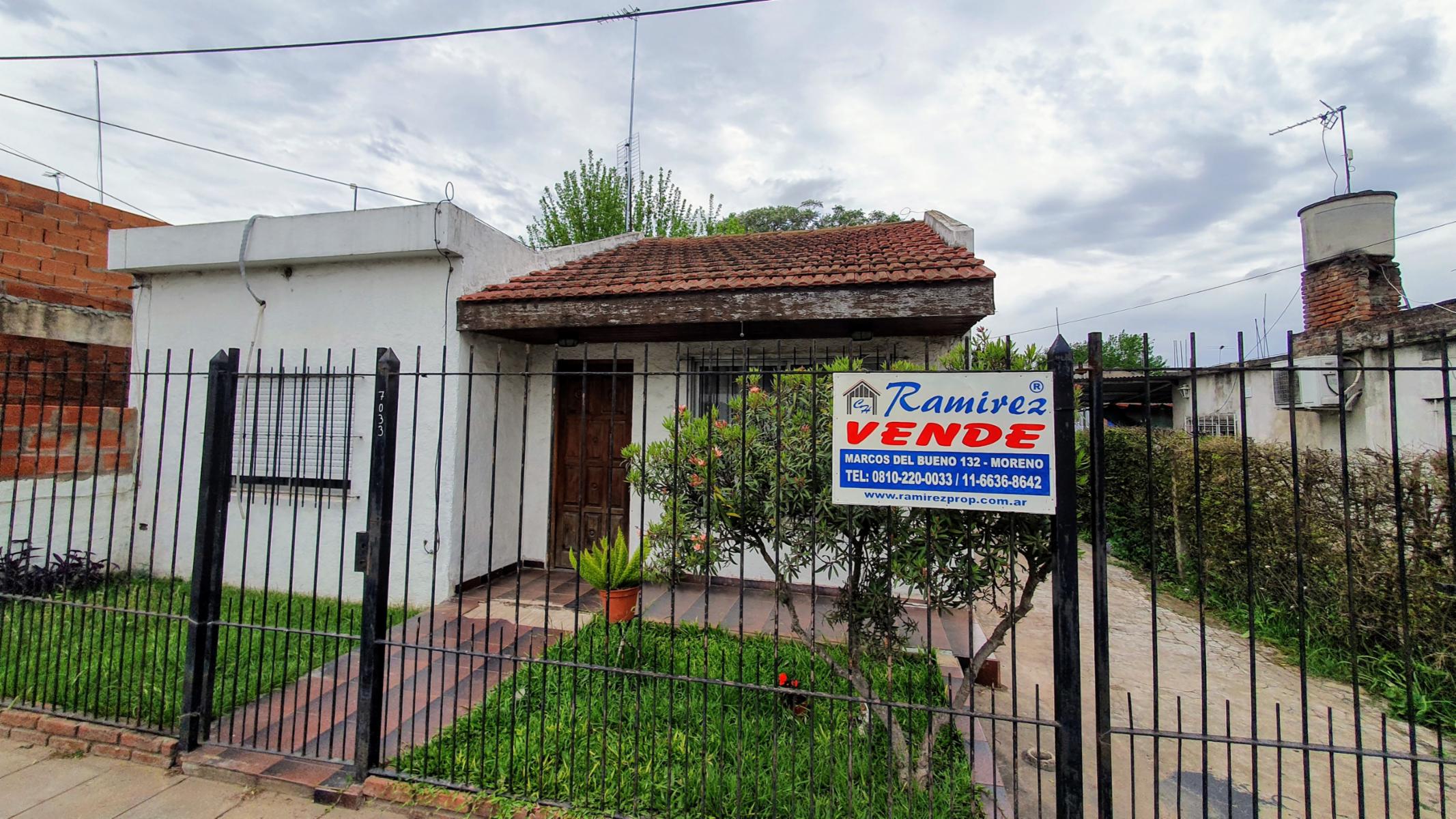 Casa 3 ambientes en venta - Moreno