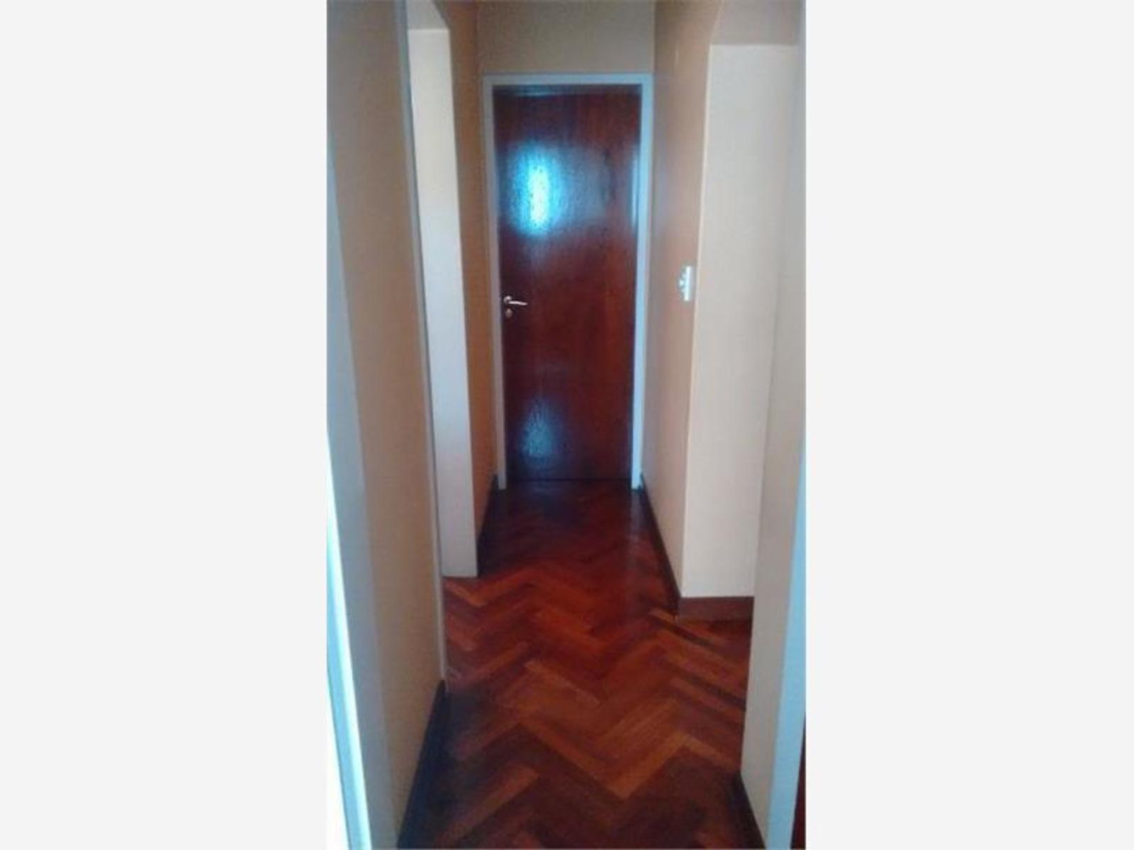 Luis Viale 1100 · Morón — foto 15