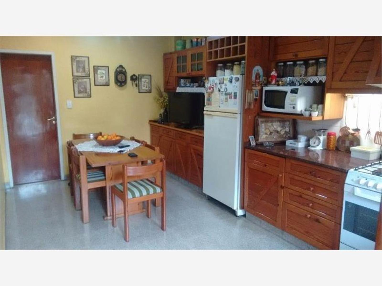 Luis Viale 1100 · Morón — foto 18
