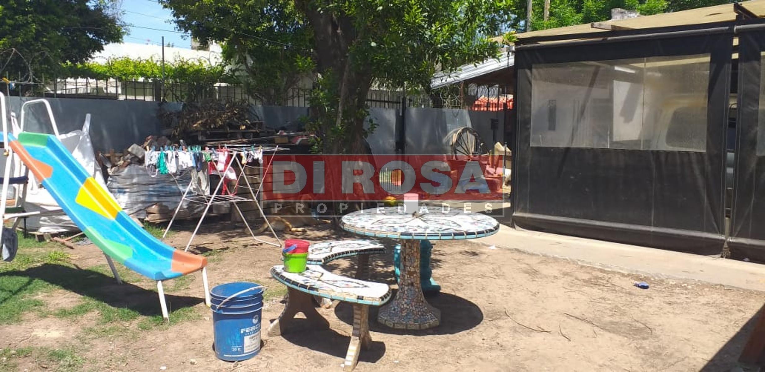 CASA 4 AMB - 180M2 FONDO LIBRE + COCHERA - EN VENTA