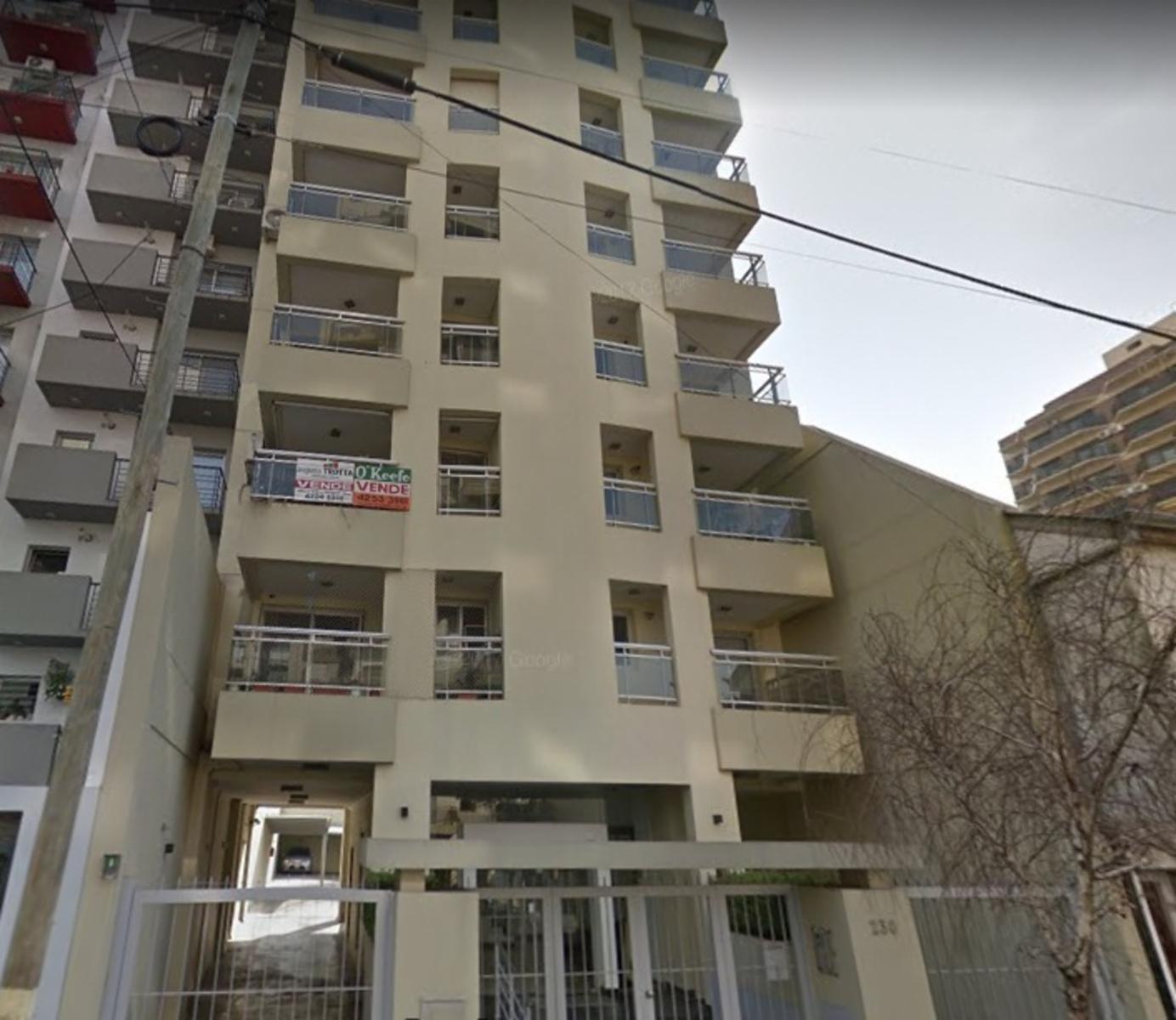 Departamento de 3 ambientes con cochera, Quilmes Centro.