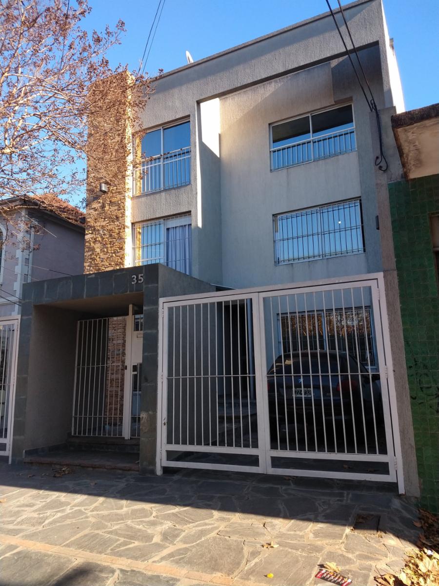 Duplex 2 ambientes en Moron Centro