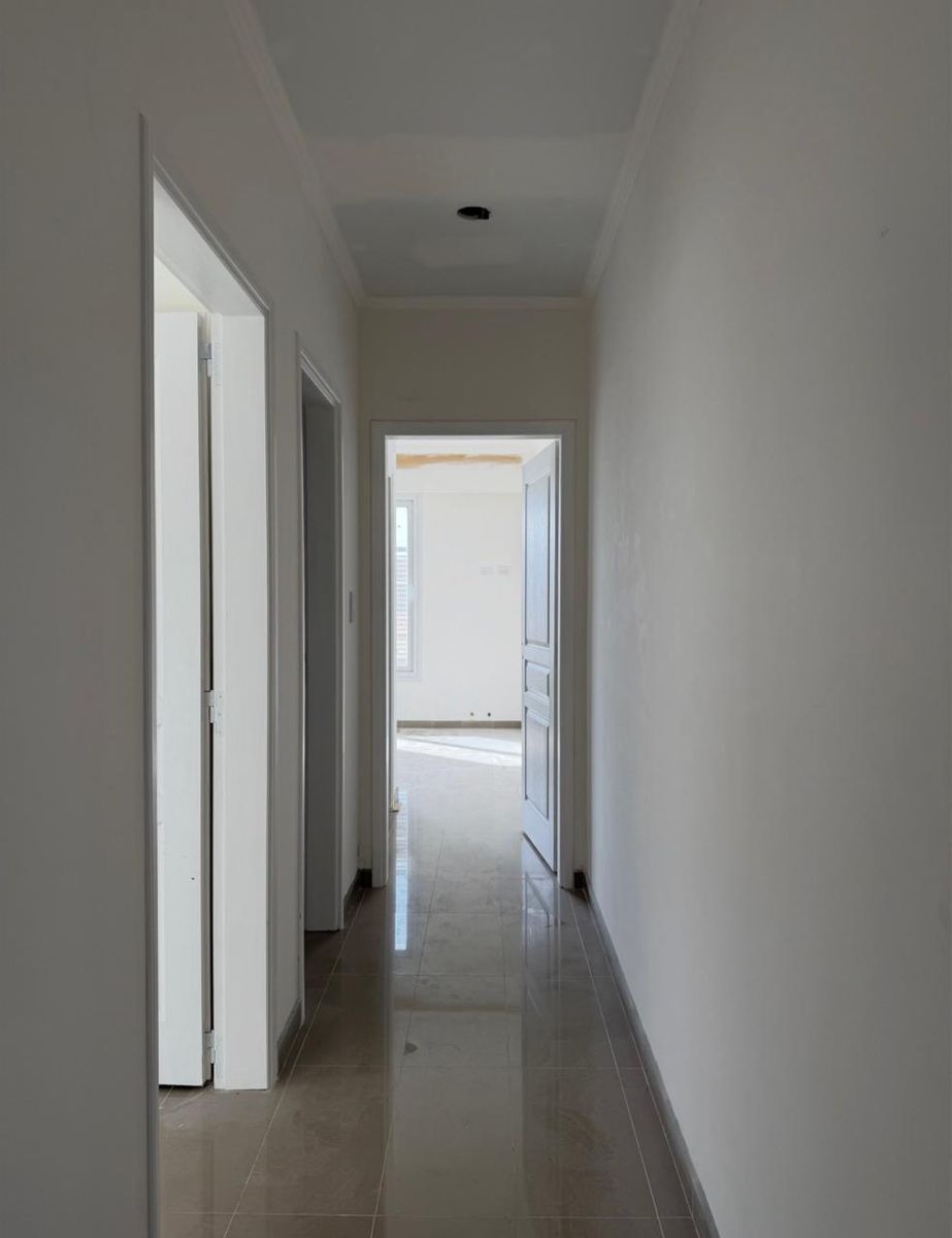 Casa a estrenar. Tres dormitorios.