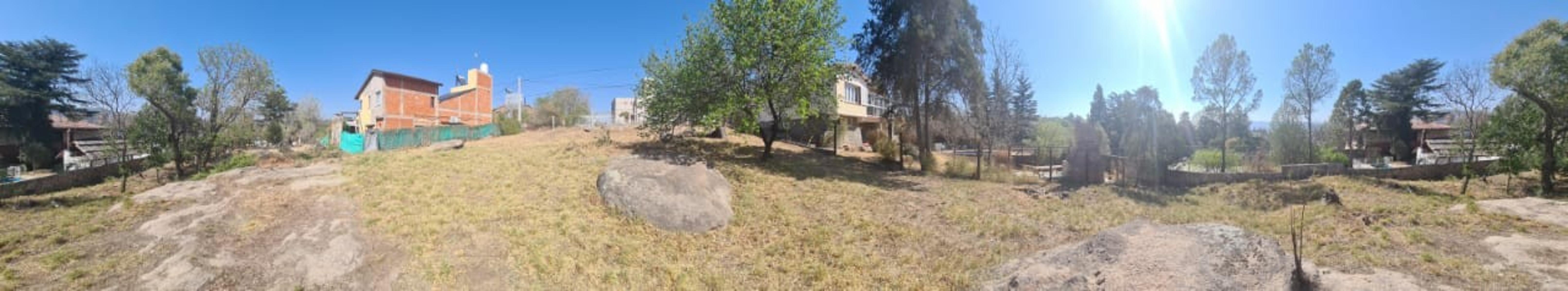 LOTE, villa carlos paz, 1048 m2, a 2 cuadras de la ruta 38,  barrio villa del lago,  MUY BUENA VISTA Y EXCELENTE ENTORNO, con todos los servicios y ESCRITURA..